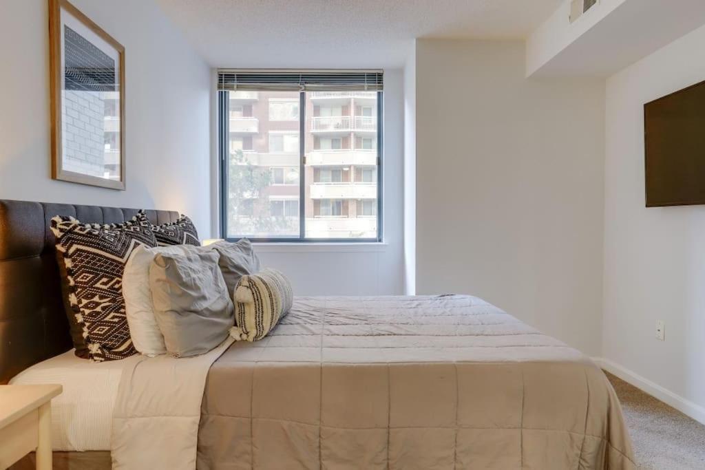 Sensational 1 Bedroom Condo At Ballston Place With Gym 알링턴 외부 사진