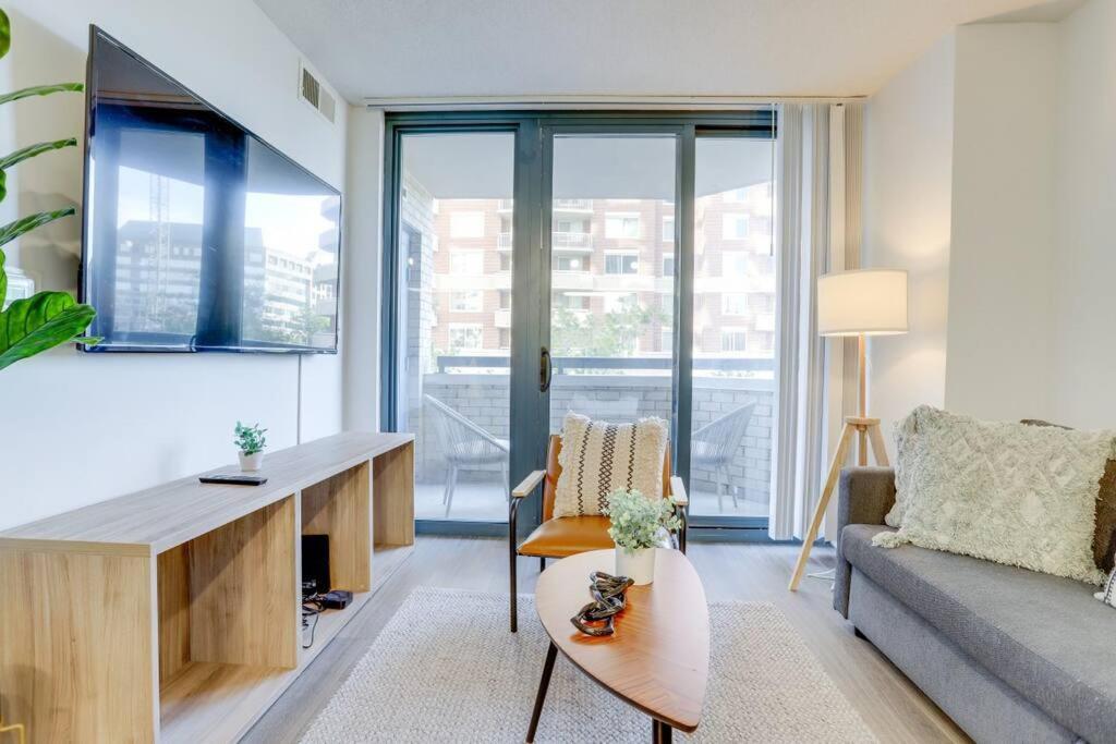 Sensational 1 Bedroom Condo At Ballston Place With Gym 알링턴 외부 사진