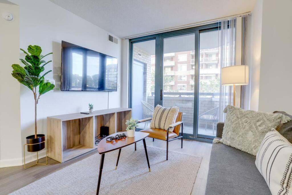 Sensational 1 Bedroom Condo At Ballston Place With Gym 알링턴 외부 사진